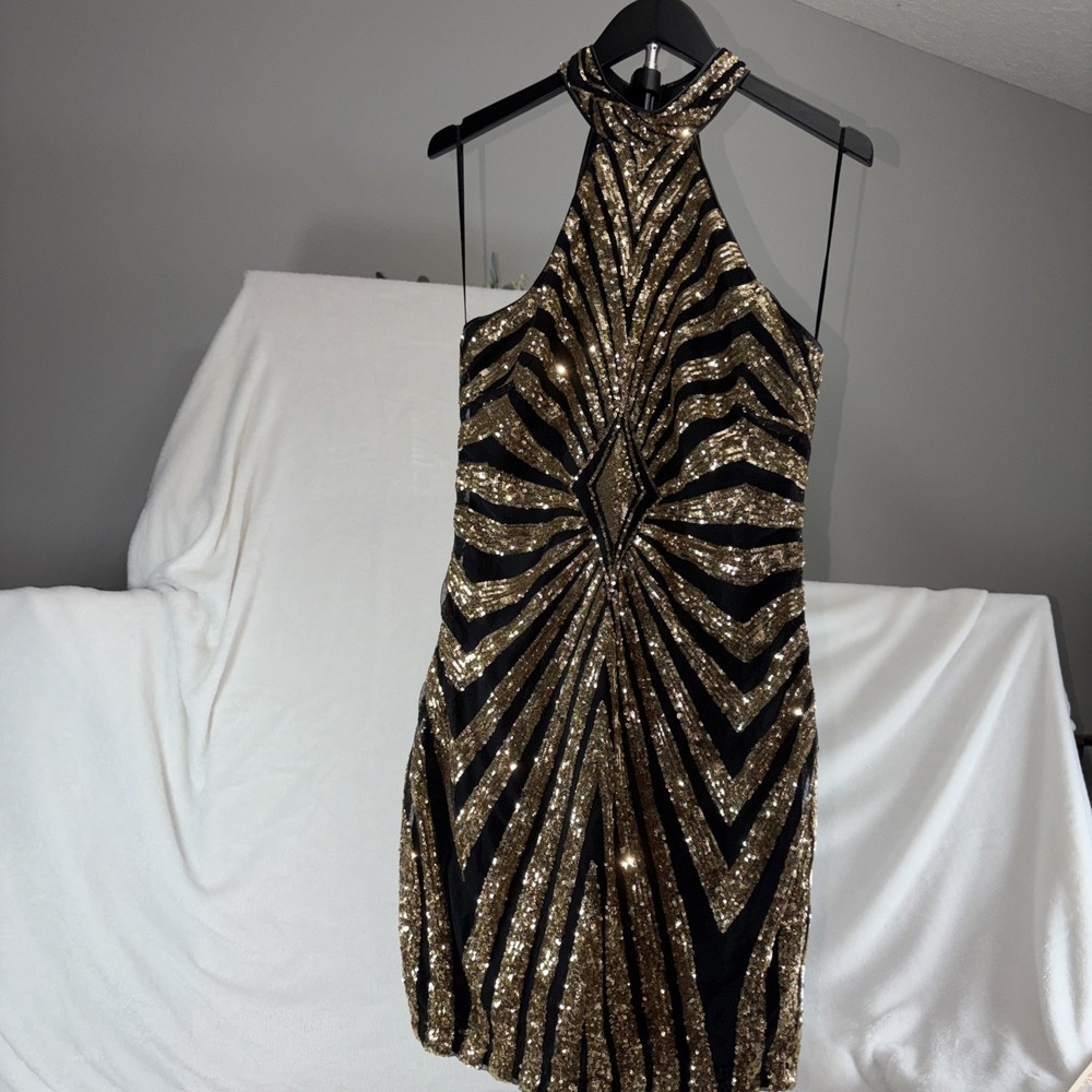 Xtaren Sequin Halter Neck Mini Cocktail Dress Black/Gold L Sunburst Bodycon Diva